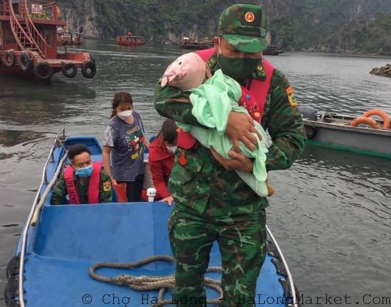 Cứu sống bé gái 7 tháng tuổi bị rơi xuống biển Quảng Ninh - 1